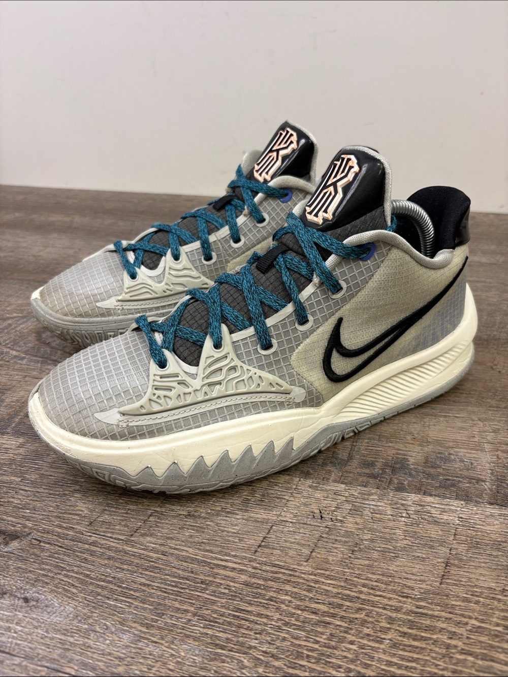 Nike Kyrie Low 4 EP Grey Fog Sapphire Basketball Shoes Men’s Size 8.5